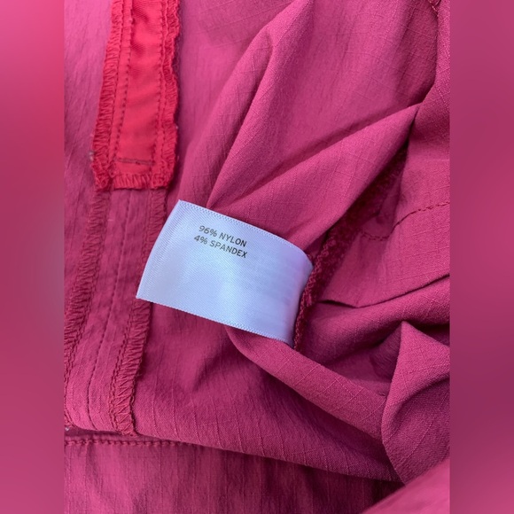 Duluth Women’s Size Medium Heirloom Gardening 7" Short Coveralls - Picture 12 of 15